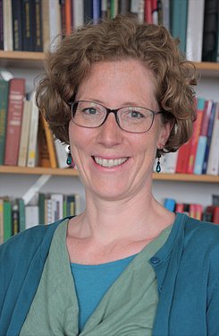 Frau Dr. Laura Behrmann